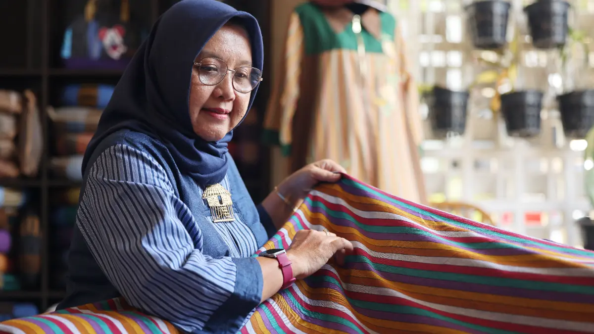 UMKM Diopeni atau Dondomane Handmade yang mengangkat kain tenun lurik mendapat dukungan BRI. (Dok. BRI)