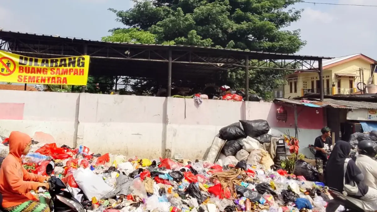 Ilustrasi: Tumpukan sampah di salah satu TPS di Kota Depok beberapa waktu lalu. (Fajar/Radar Bogor)