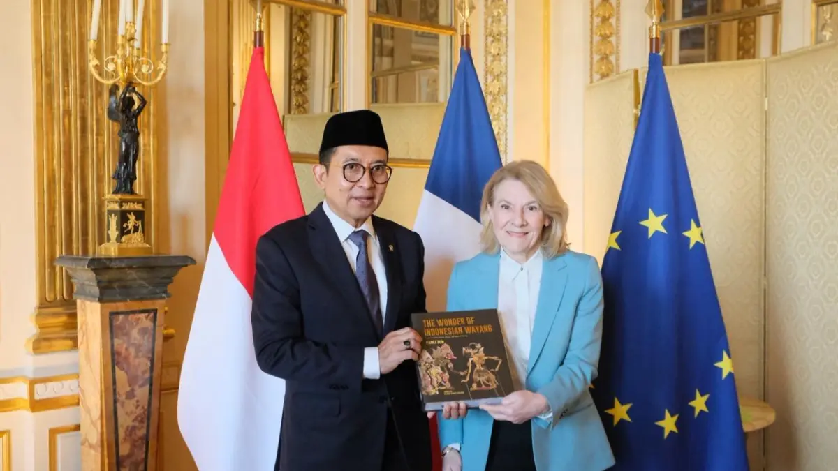 Menteri Kebudayaan RI Fadli Zon melakukan pertemuan bilateral dengan Menteri Kebudayaan Prancis, Catherine Pégard, di Paris. (Dok. Kemendikbud RI)
