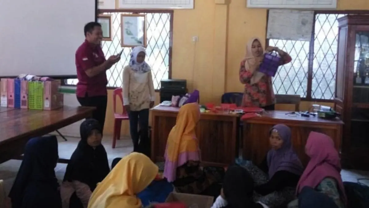 Ilustrasi KPM menanyakan status SIKS-NG ke KPM. (Foto: Instagram @pkhpurworejokab)