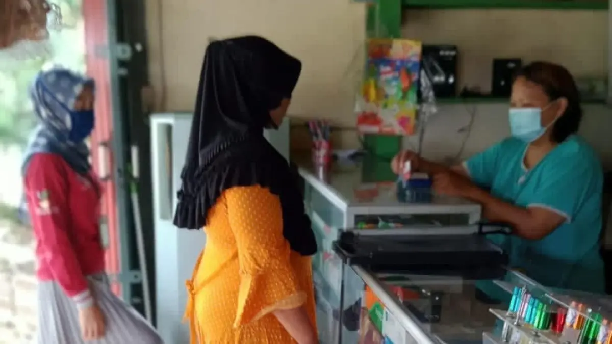 Ilustrasi KPM mengecek saldo bansos PKH BPNT tahap 2. Foto: Instagram @pkhbatanghari_ jambi