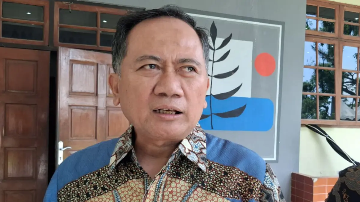KadiskopUKM Kabupaten Bogor, Iman Wahyu Budiana saat memberikan keterangan kepada Radar Bogor. (Muhammad Ali/Radar Bogor)