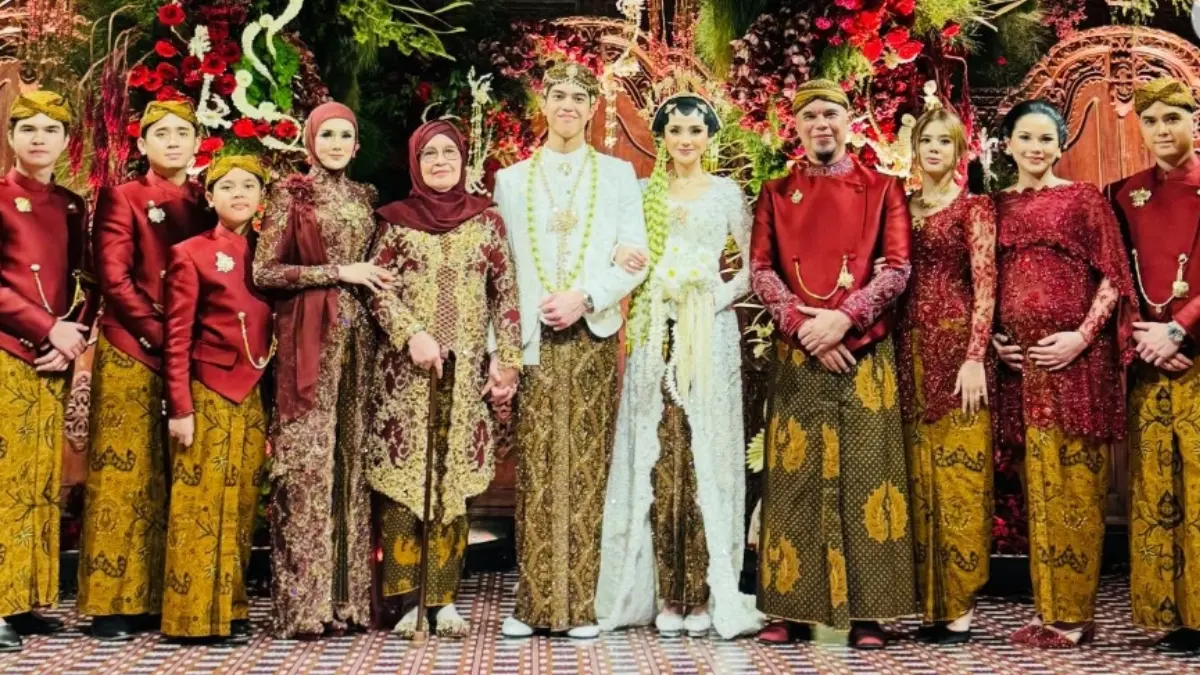 El Rumi dan Syifa Hadju melangsungkan akad nikah Minggu, 26 April 2026. (Instagram @ahmaddhaniofficial)