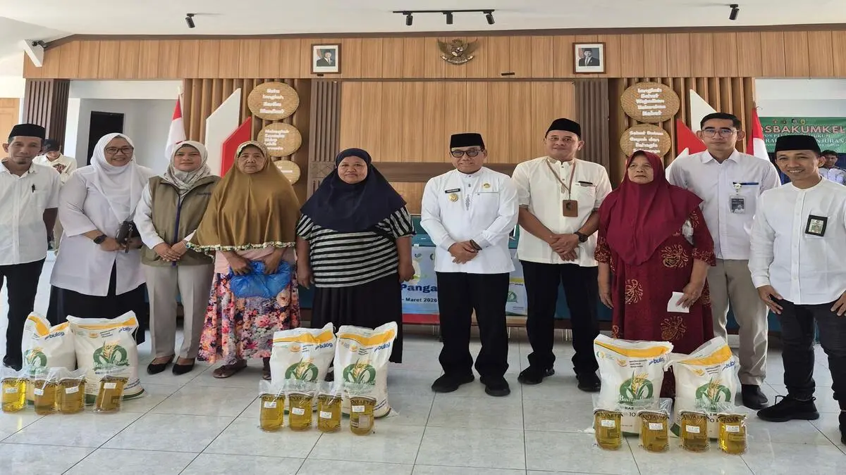 Ilustrasi penyaluran bansos pangan beras dan minyak goreng. (Foto: banyuwangikab.go.id)