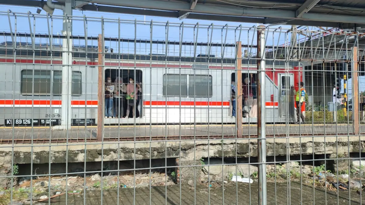 Ilustrasi: Suasana Stasiun Depok Baru yang menjadi lokasi tindak penganiayaan. (Fajar/ Radar Bogor)