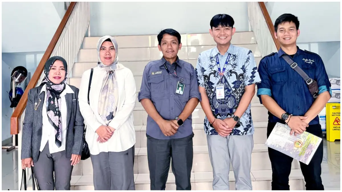Jajaran manajemen SMK Kehutanan Bakti Rimba bersama komite sekolah saat melakukan audensi ke kantor PT Minori pada 24 April 2026.&nbsp;
