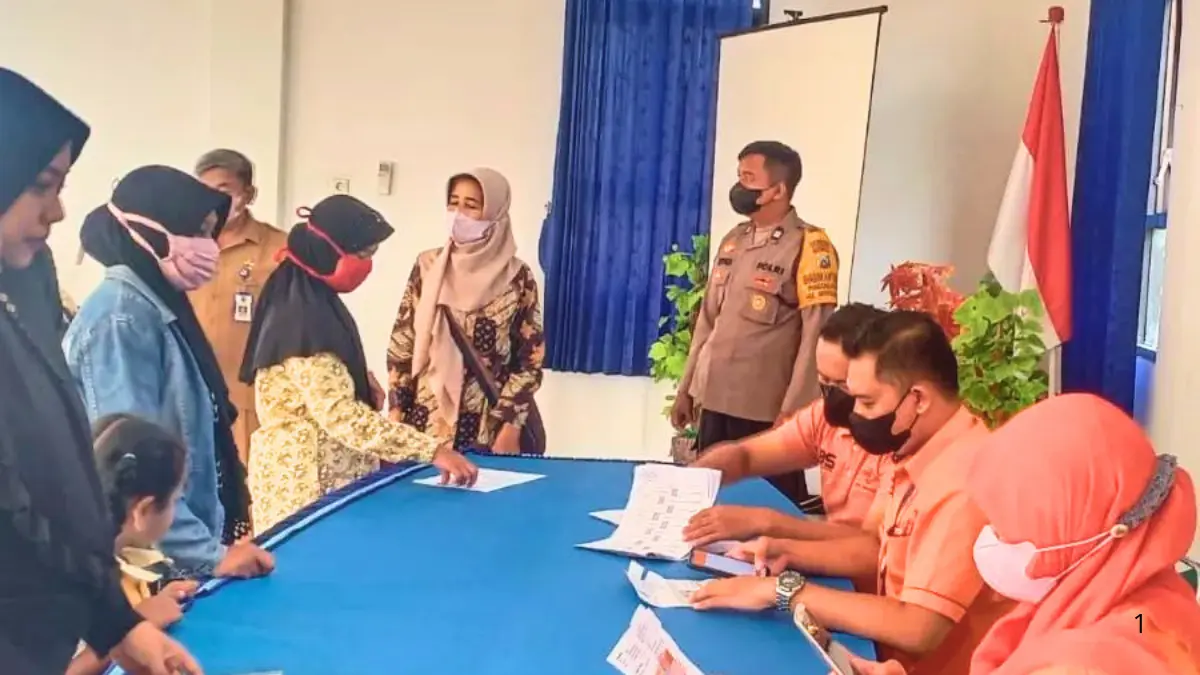 Pendistribusian bansos dari Kemensos melalui kantor Pos. (Foto: kelurahan-pangongangan.madiunkota.go.id)