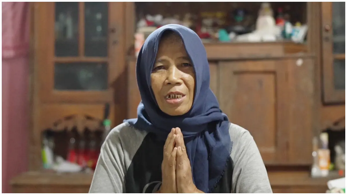 Berkat program Sekolah Rakyat Gratis, Sawinah warga Kabupaten Pati bisa menyekolahkan anaknya.