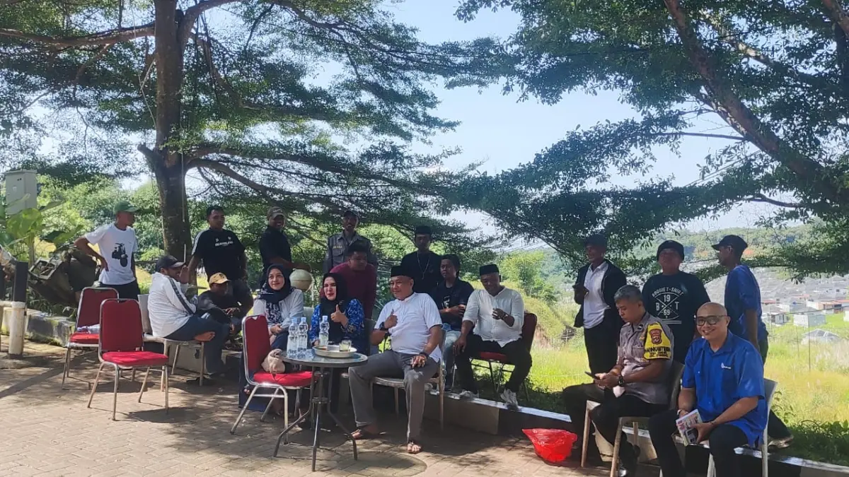 Managemen Aquila Valley usai berdiskusi bersama perwakilan Pemerintah Desa sera Polsek Parung.