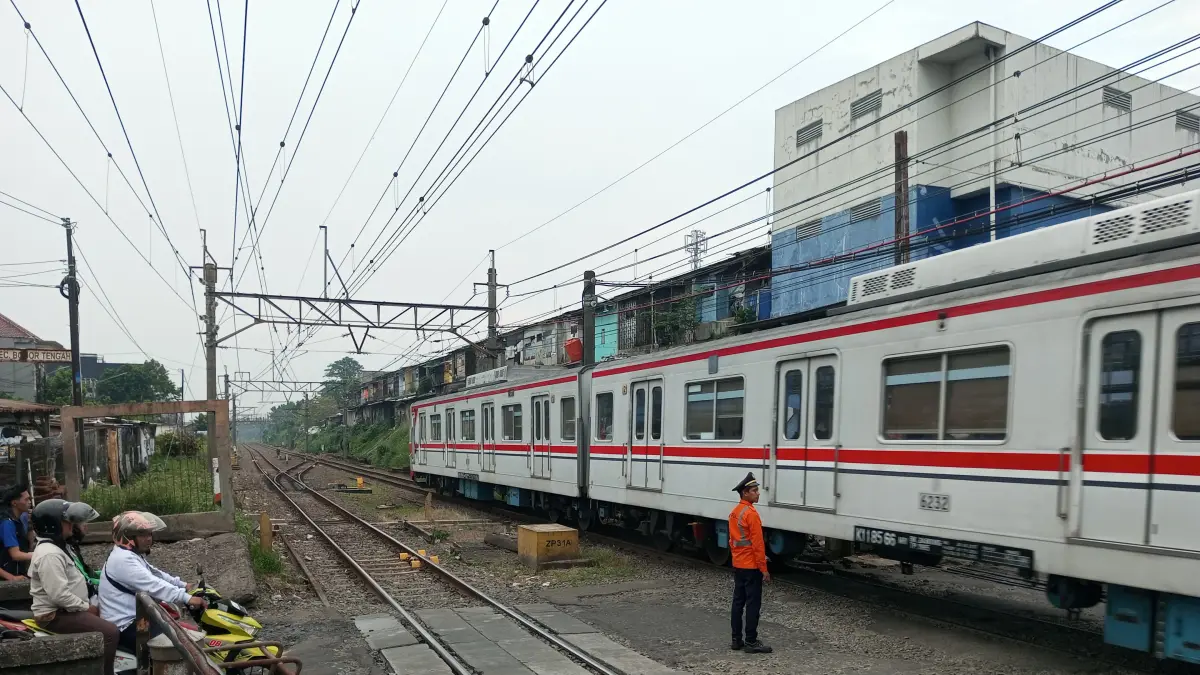 Perlintasan sebidang kereta api di Jalan MA Salmun, Bogor Tengah, Kota Bogor. (Foto: Fikri/Radar Bogor)
