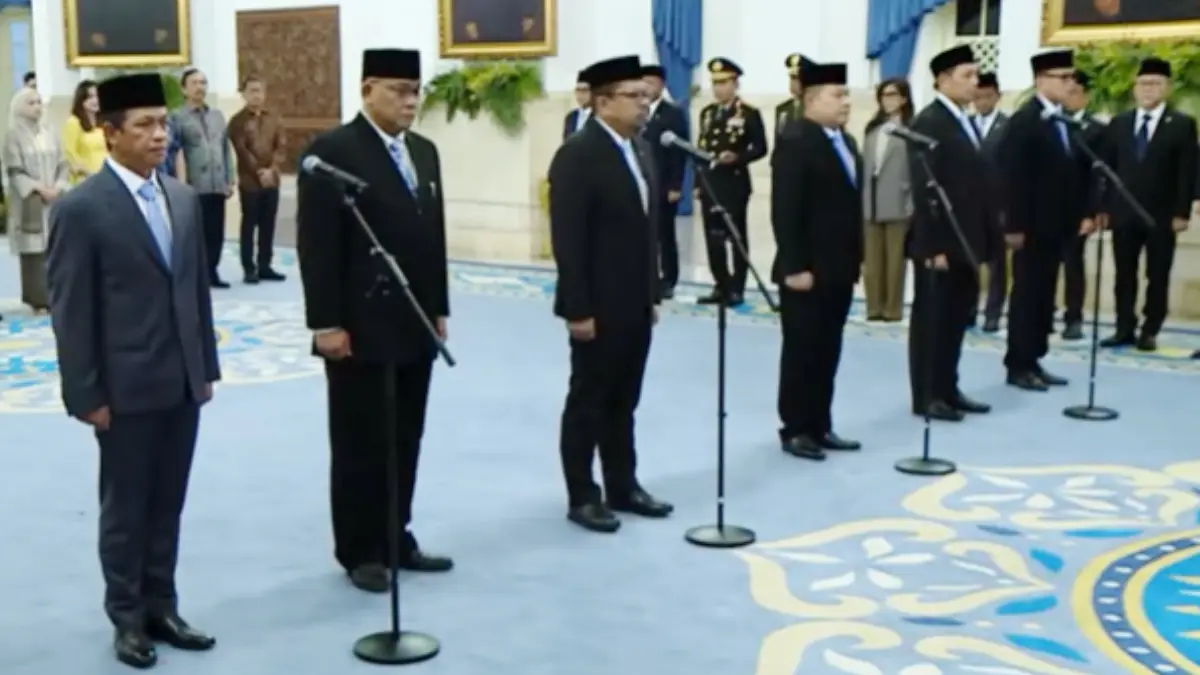 Presiden RI Prabowo Subianto melantik para pejabat di Istana Negara, Jakarta, Senin 27 April 2026. (YouTube Sekretariat Presiden)