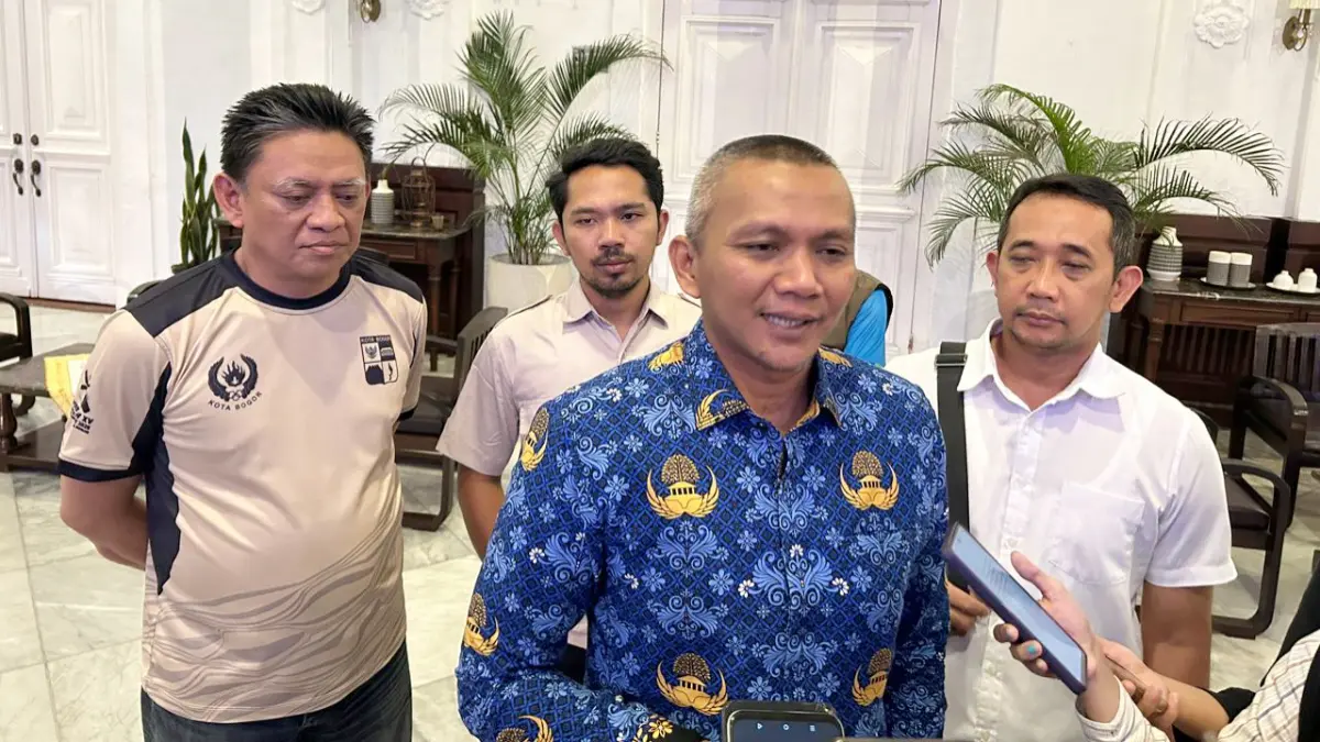 Wakil Wali Kota Bogor, Jenal Mutaqin saat menyampaikan keterangan kepada wartawan.(Fauzan/Radar Bogor)