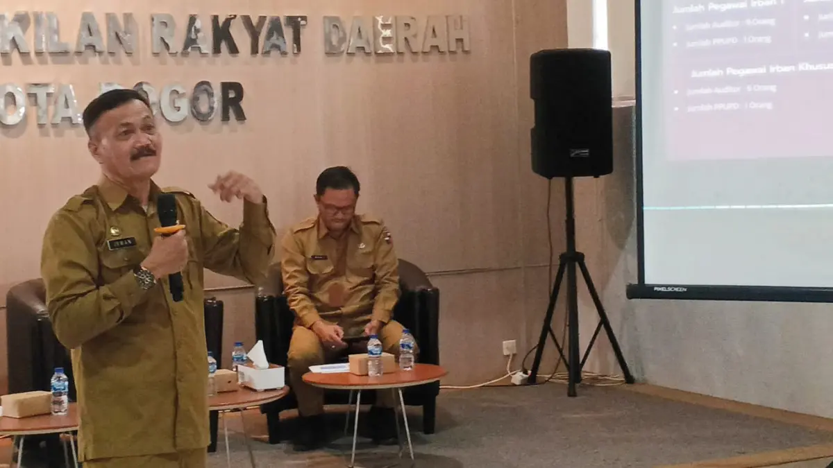 Inspektur Daerah Kota Bogor, Irwan Riyanto saat memaparkan kinerja Inspektorat. (Fikri/Radar Bogor)