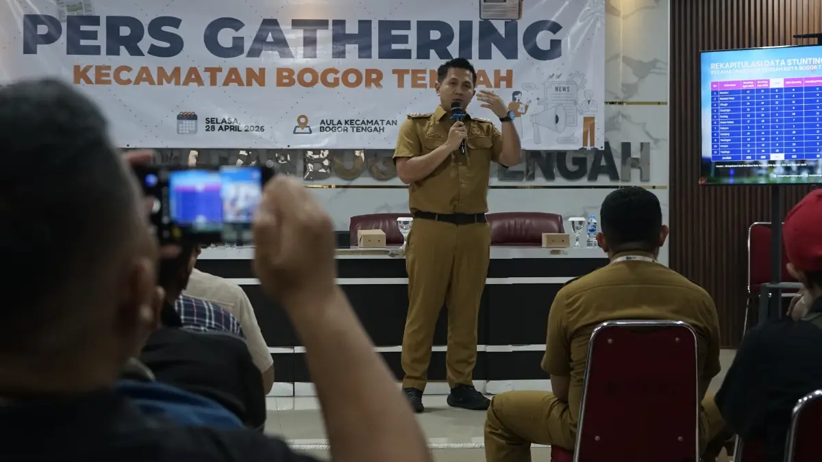 Camat Bogor Tengah Dheri Wiriadirama saat menjelaskan program kerjanya. Foto: Aziz/Radar Bogor