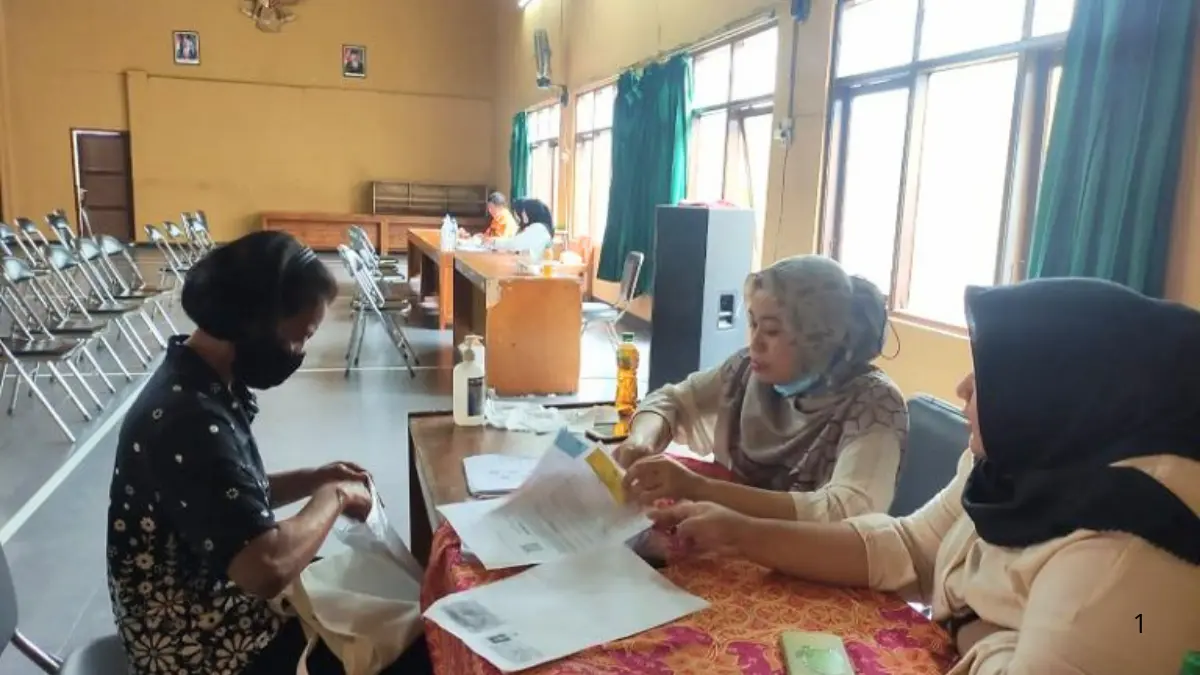 Ilustrasi penyaluran bansos pada KPM (Foto:&nbsp;dinsos.magelangkota.go.id)