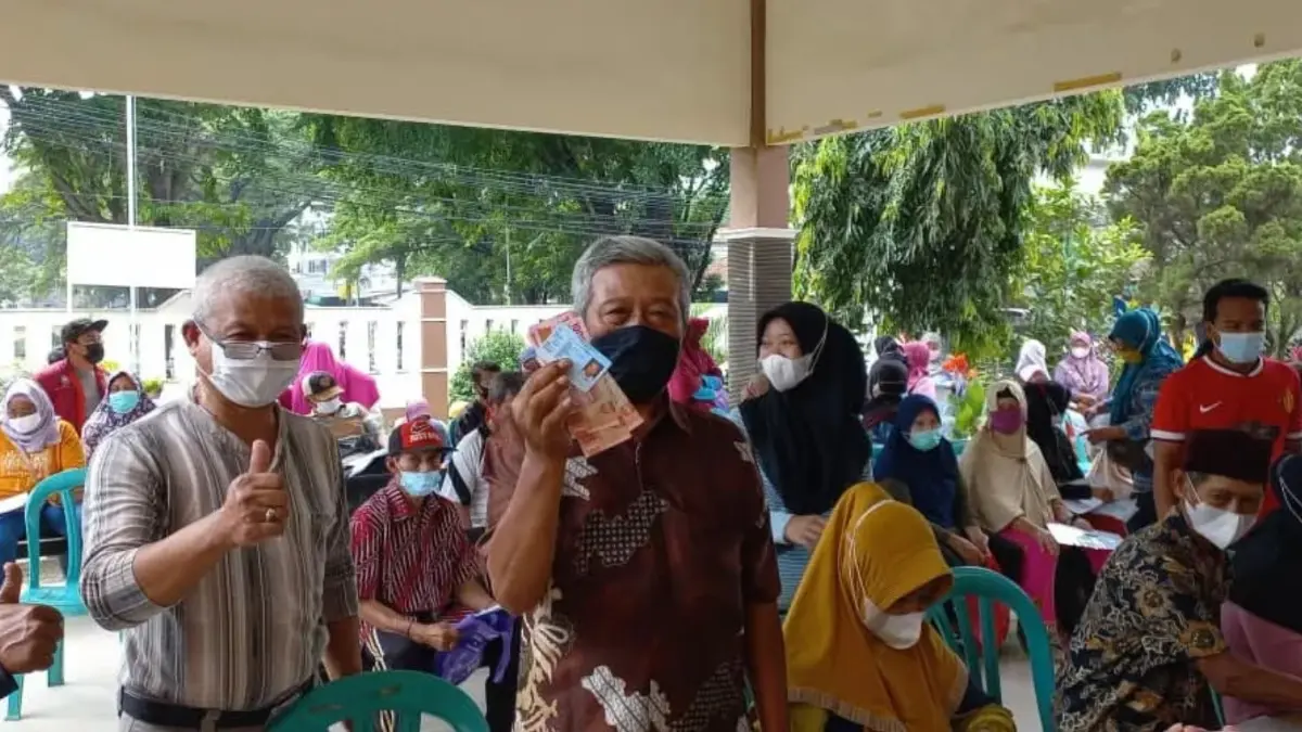 Ilustrasi Penyaluran Bansos PKH dan BPNT (Foto: Instagram @kelurahan.padurenan)