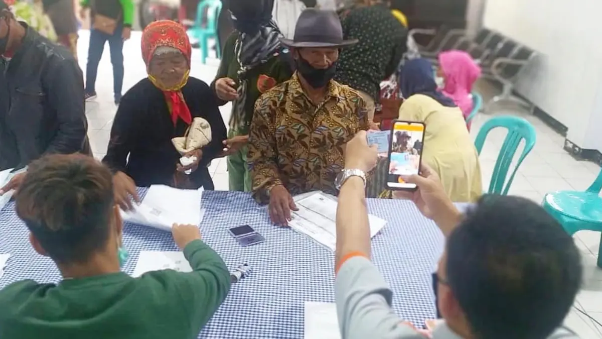 Ilustrasi Penyaluran Bansos PKH dan BPNT (Foto: Instagram @kimparsehjaya)