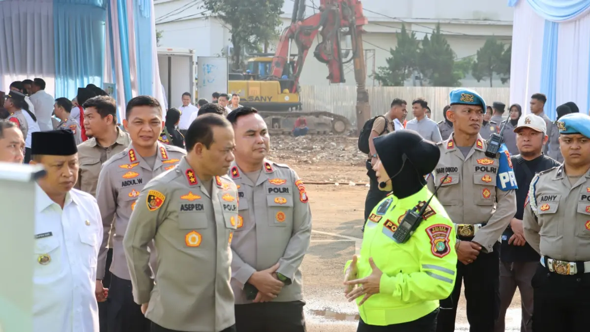 Kapolda Metro Jaya saat menghadiri peletakan batu pertama pembangunan gedung baru Polres Metro Depok. (Foto : Kasi Humas polres for Radar Bogor)