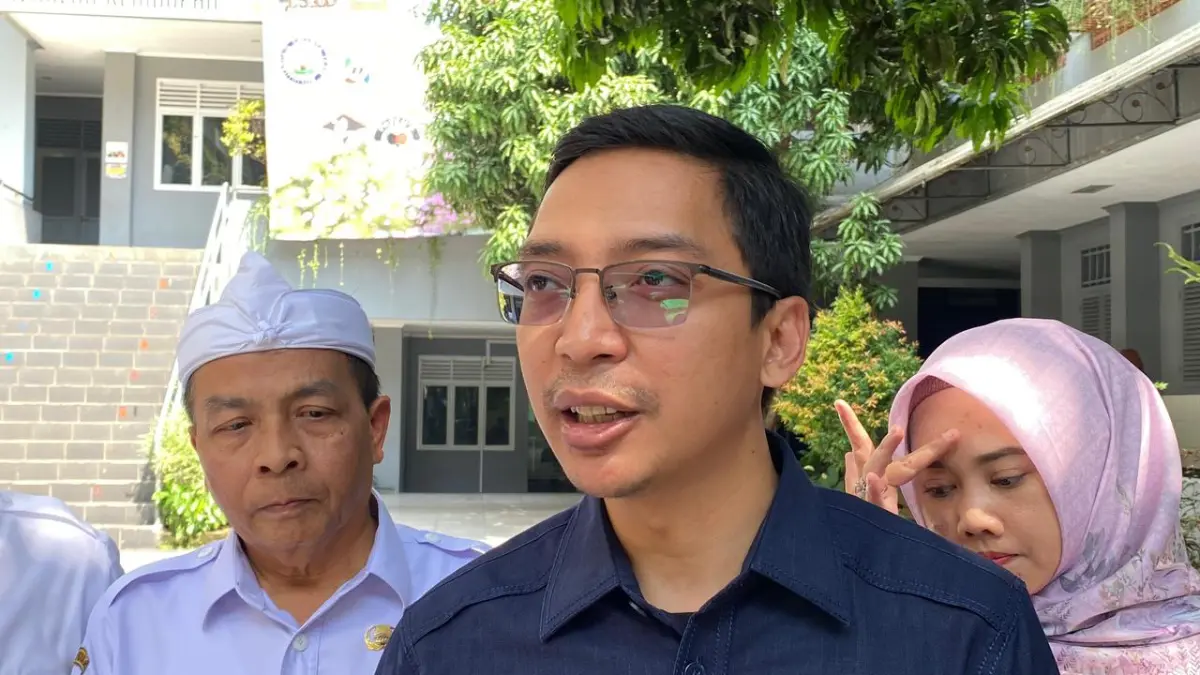 Ketua Komisi IV DPRD Kota Bogor, Fajar Muhammad Nur saat meninjau penerapan Sekolah Maung. Foto: Fauzan/Radar Bogor