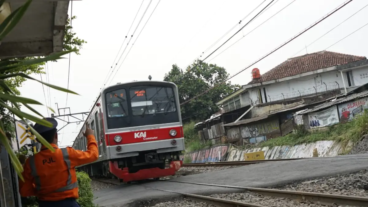 Lintasan kereta sebidang di Kebon Pedes Kota Bogor. (Foto : Aziz/Radar Bogor)