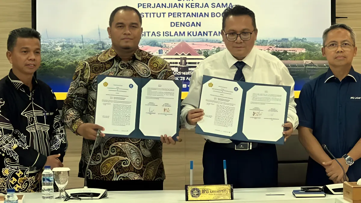 MoU antara Wakil Rektor Bidang Pendidikan dan Kemahasiswaan IPB University, Prof Deni Noviana dan Wakil Rektor Bidang Akademik dan Dakwah Islamiah Uniks, Bustanur.