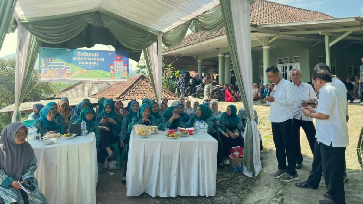 Pelayanan Posyandu serentak di seluruh desa yang ada di Kecamatan Sukamakmur, Kabupaten Bogor.