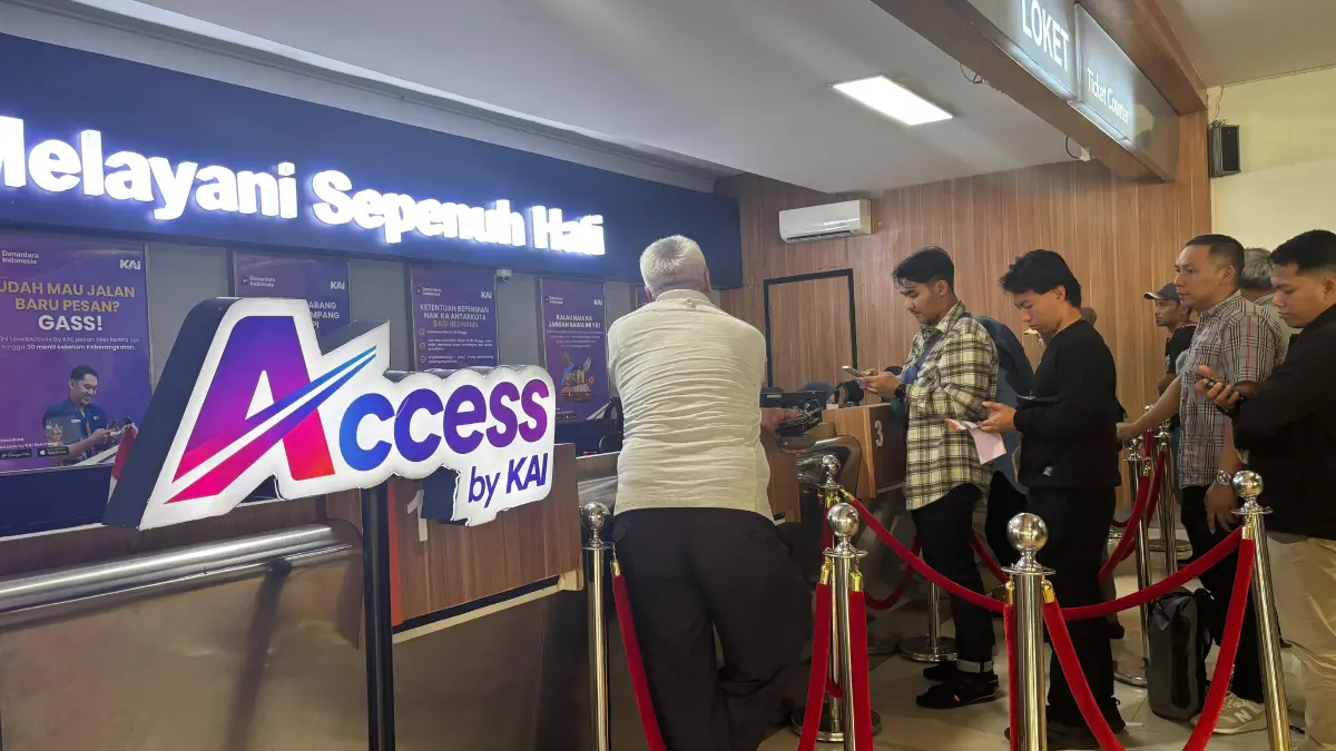 Pengembalian tiket penumpang yang gagal berangkat imbas tragedi tabrakan KRL di Bekasi Timur. Foto: Humas PT KAI Daop 1 Jakarta