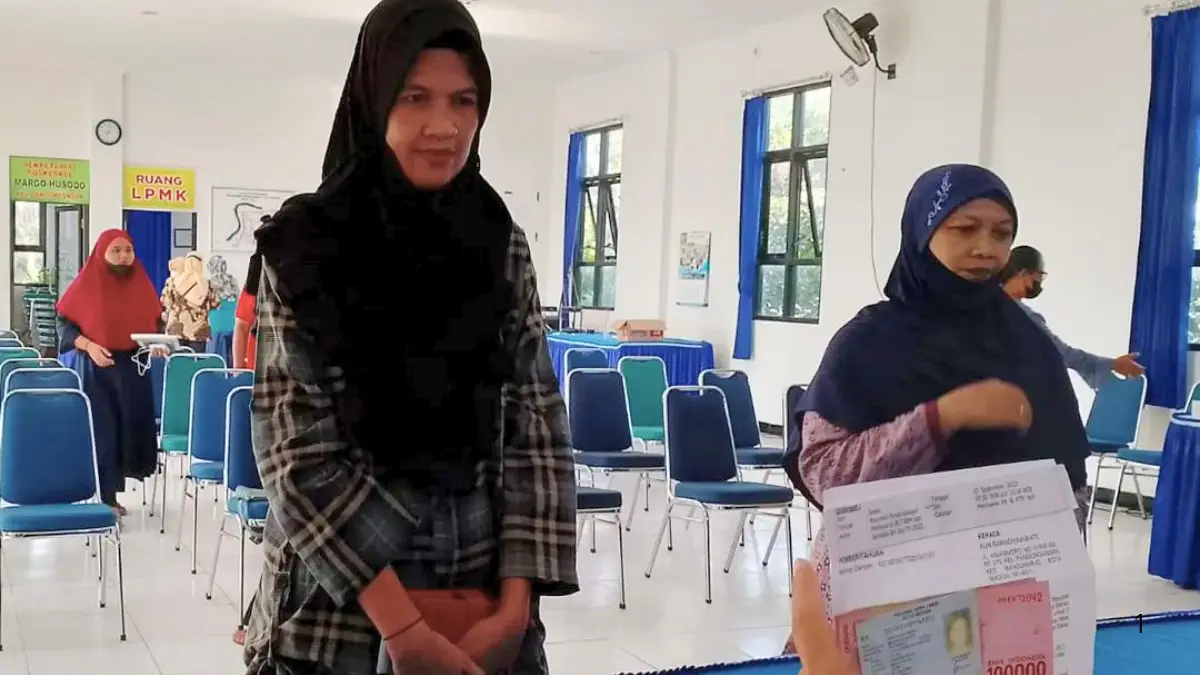 Aktualisasi pembagian bansos (Foto: kelurahan-pangongangan.madiunkota.go.id)