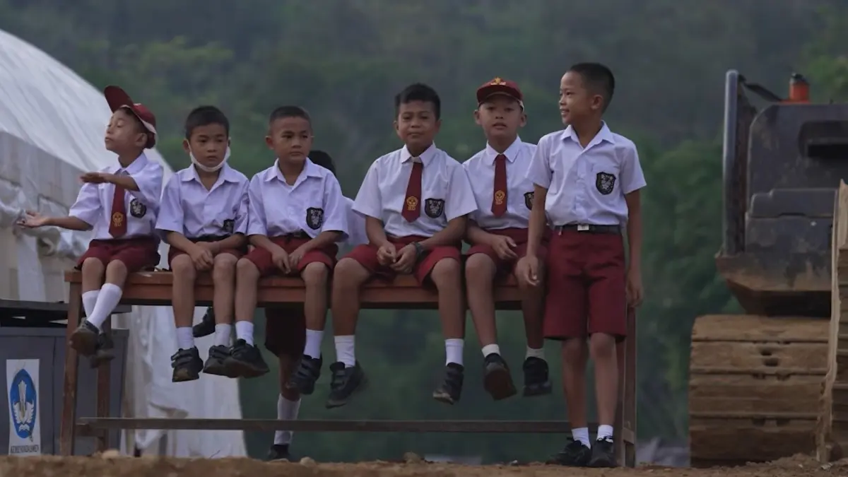 Lingkungan aman mampu membentuk tumbuh kembang anak lebih maksimal (Youtube Kemendikdasmen)