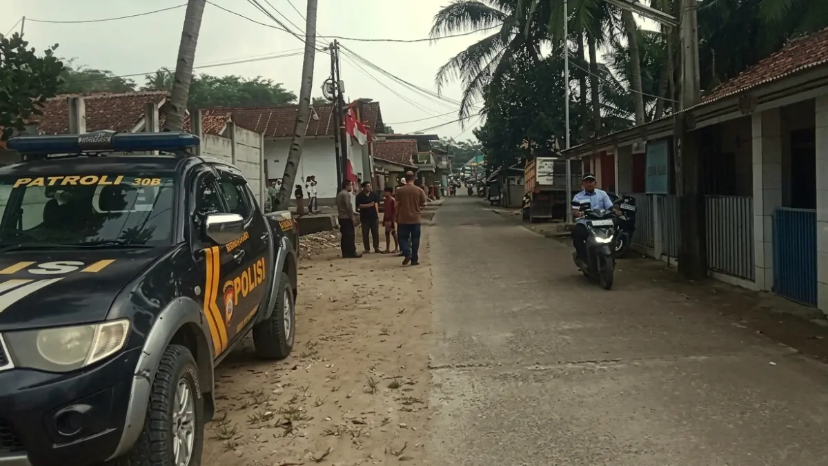 Petugas Polsek Rumpin Polres Bogor memburu pelaku pencurian motor.  (Nasir/ Radar Bogor)