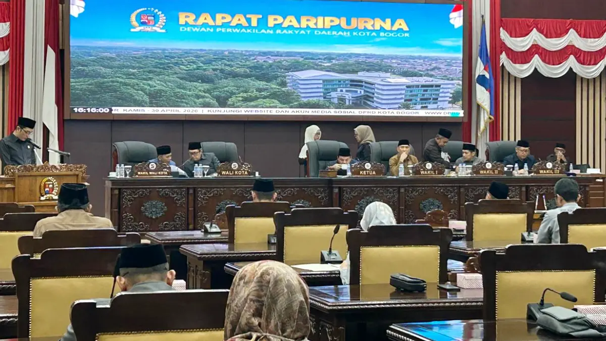 Rapat Paripurna LKPJ Wali Kota Bogor tahun 2025 di DPRD Kota Bogor. (Fauzan/Radar Bogor)