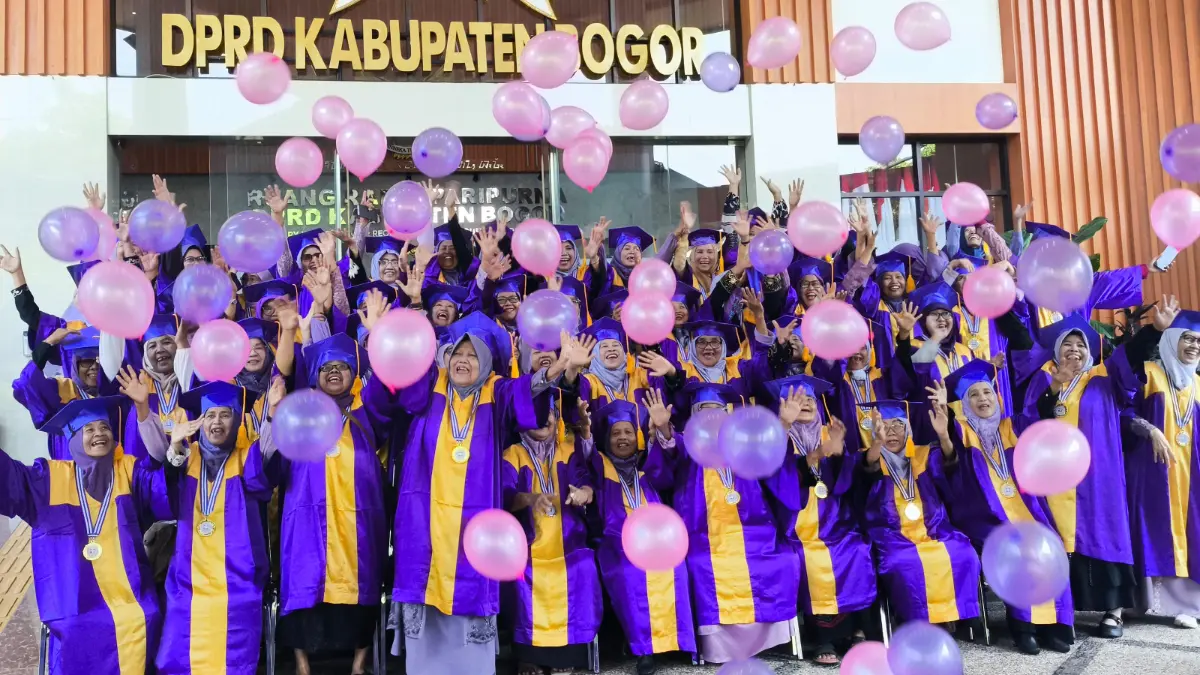 Wisuda 52 anggota aktif Salsa di Gedung DPRD Kabupaten Bogor. Foto: Salimah for Radar Bogot