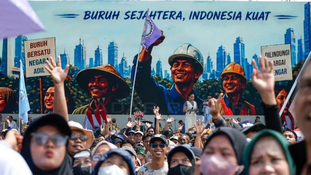 Aksi May Day di Monas, Jakarta, Jumat, 1 Mei 2026 yang juga dihadiri Presiden RI Prabowo Subianto. (Muhammad Azis/Radar Bogor)