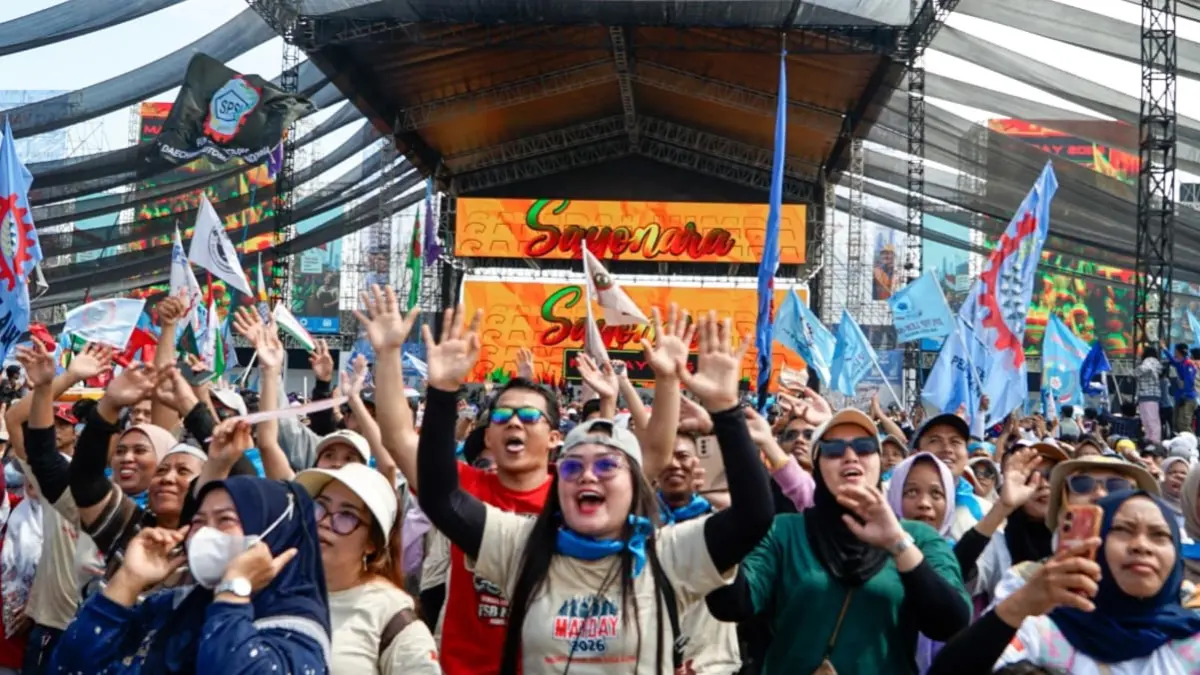 Buruh menghadiri peringatan May Day di Lapangan Monas, Jakarta, Jumat, 1 Mei 2026. (Azis/Radar Bogor)