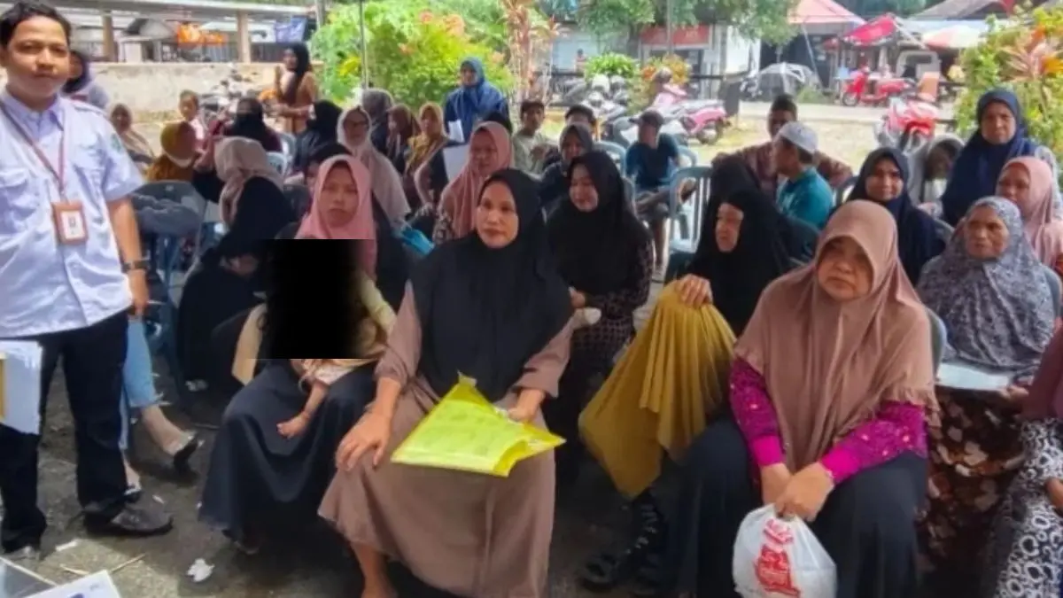 Ilustrasi antrian KPM mencairkan bansos tahap 2. (Foto: Instagram @pkhbanjar)