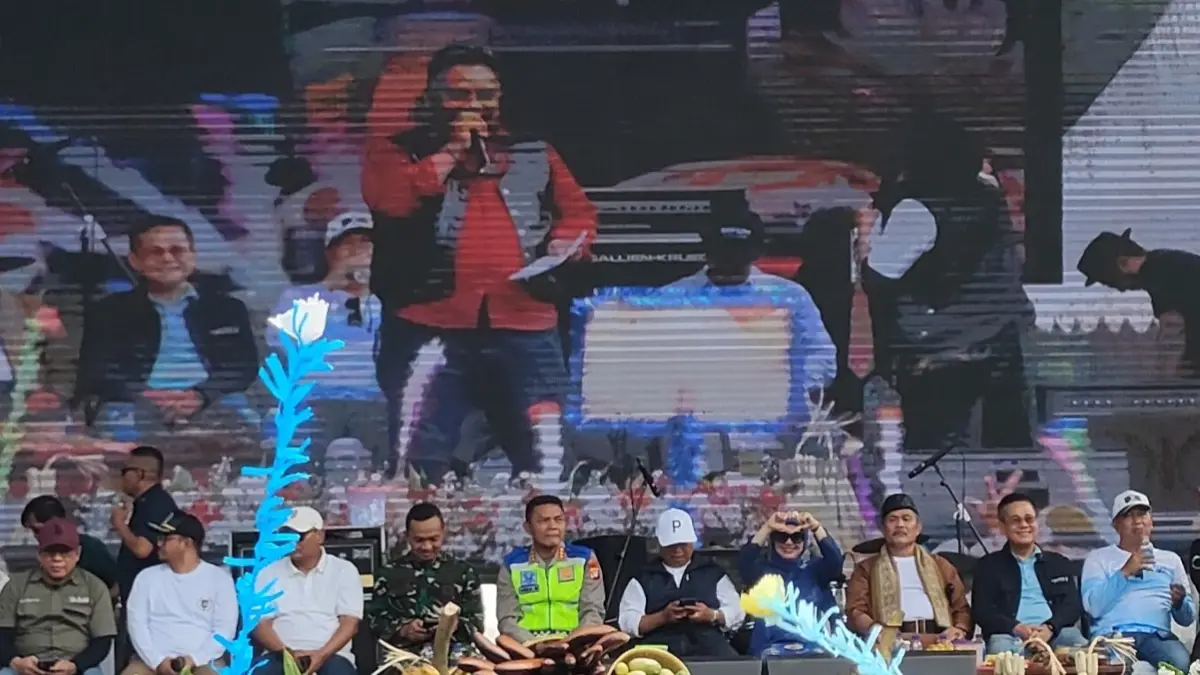 Kapolres Metro Depok Kombes Pol Abdul Waras menghadiri HUT ke-27 Kota Depok di Candi Sawangan, Jumat, 1 Mei 2026. (Fajar/ Radar Bogor)