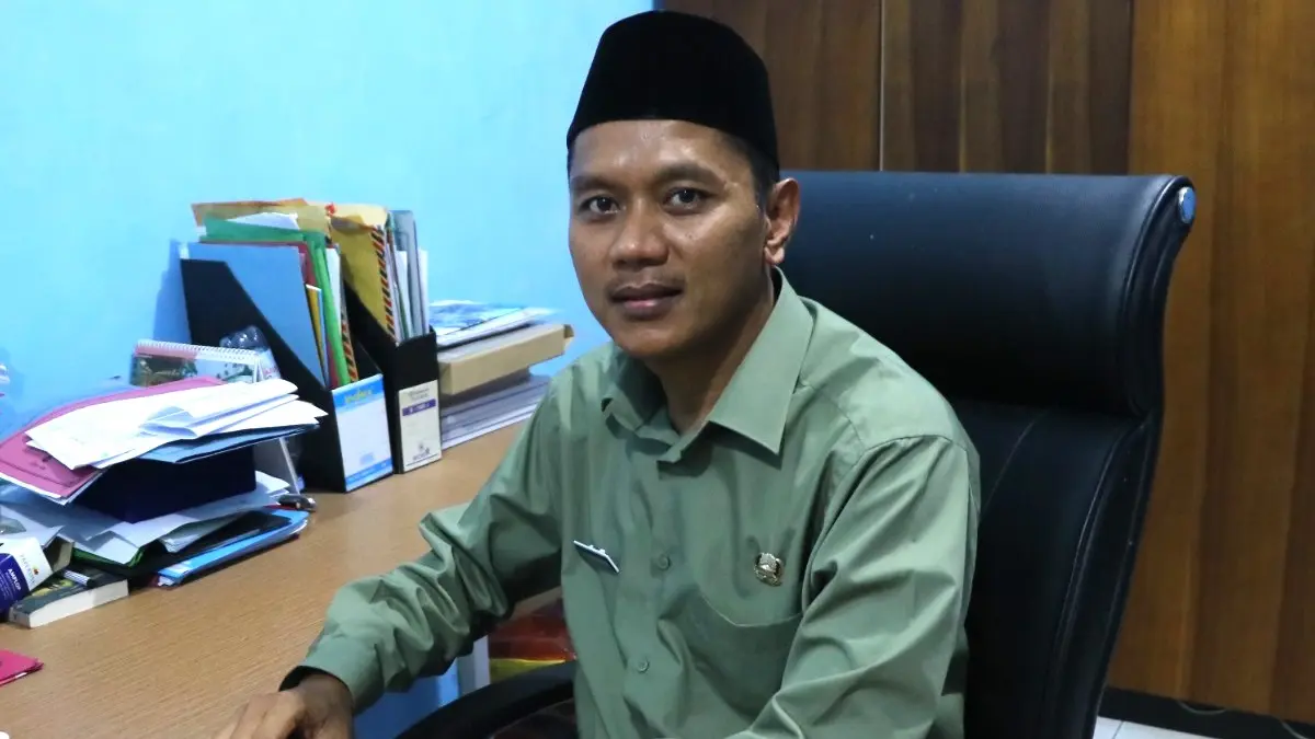 Kepala SMPN 3 Parung Panjang Kabupaten Bogor Nandang saat menyampaikan keterangan. (Hendi Novian/Radar Bogor)