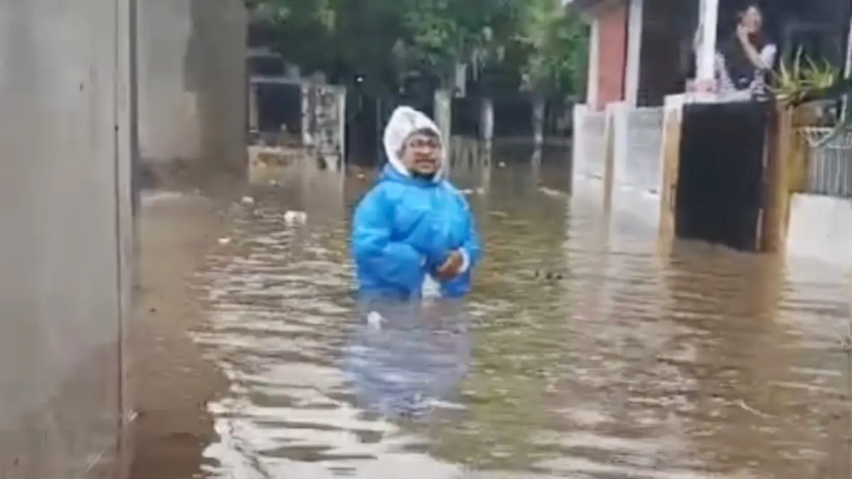 Banjir setinggi pinggang orang dewasa merendam Pasirkuda, Kota Bogor, Senin, 4 Mei 2026. (Tangkapan layar video warga)