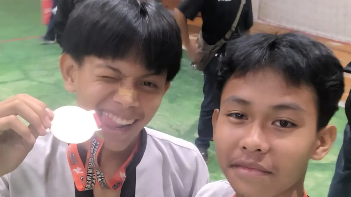 Dua siswa SMK Amaliah 1 dan 2 Ciawi Bogor yang juara di Tarung Derajat. Foto: SMK Amaliah 1 dan 2 Ciawi for Radar Bogor