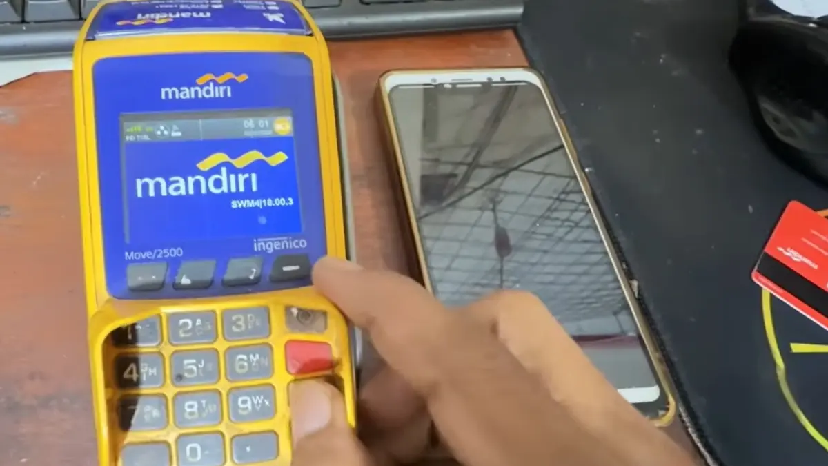 Ilustrasi pengecekan KKS Mandiri untuk melihat pencairan bansos tahap 2 2026