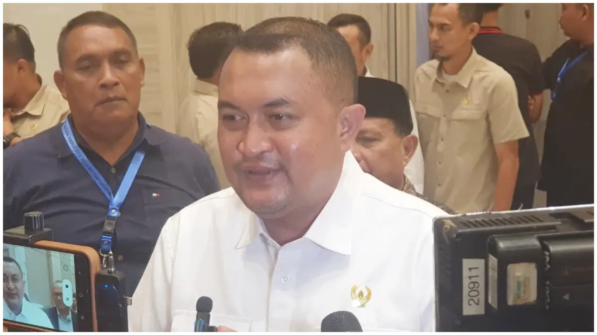 Bupati Bogor, Rudy Susmanto saat menyampaikan keterangan usai pelantikan pengurus baru KONI Kabupaten Bogor. (Foto : Billy/Radar Bogor)