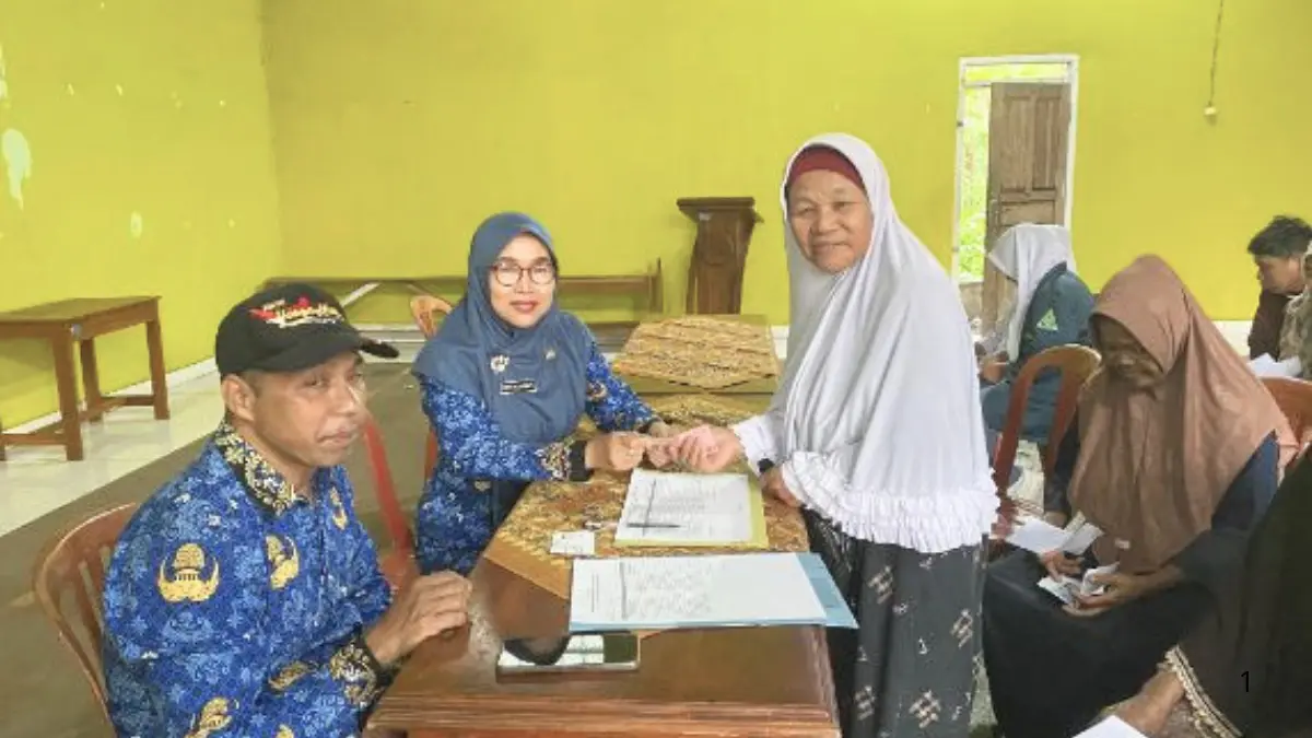 Ilustrasi pencairan bansos. (Foto: peron-limbangan.kendalkab.go.id)
