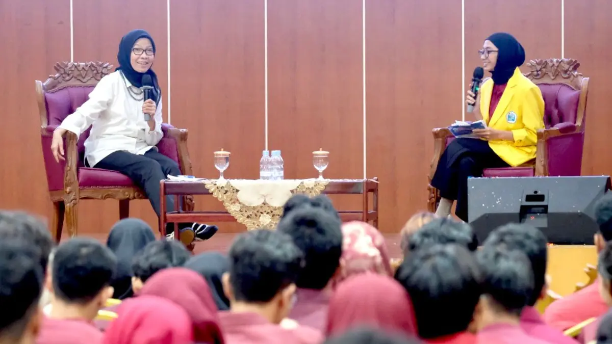 Kepala Kantor Wilayah Direktorat Jenderal Pajak Jawa Barat III Romadhaniah dalam Seminar Perpajakan pada acara Accounting Fair 2026 di Politeknik Negeri Jakarta. (Dok. DJP Jabar III)
