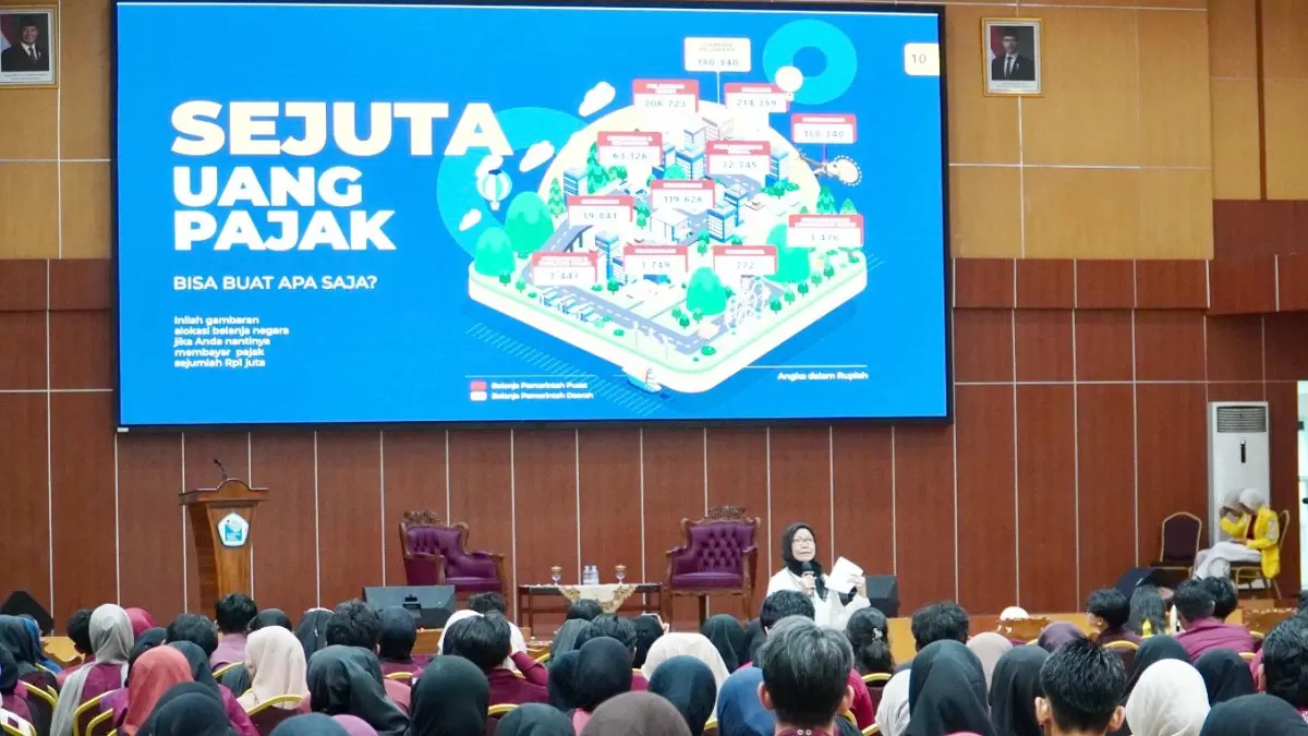 Kepala Kantor Wilayah Direktorat Jenderal Pajak Jawa Barat III Romadhaniah hadir pada acara Seminar Perpajakan pada acara Accounting Fair 2026 di Politeknik Negeri Jakarta. (Dok. DJP Jabar III)