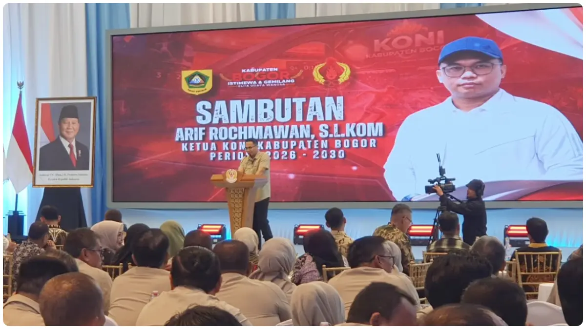 Ketua KONI Kabupaten Bogor, Arif Rochmawan saat memberikan sambutan dalam acara pelantikan KONI Kabupaten Bogor periode 2026-2030. (Foto : Billy/Radar Bogor)