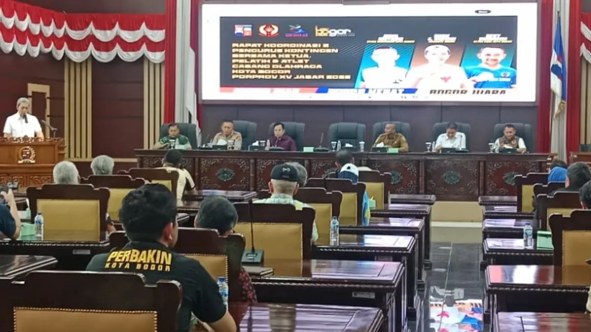 Rakor pengurus Kontingen Porprov Kota Bogor dengan cabor, atlet dan pelatih di Ruang Rapat Paripurna DPRD Kota Bogor.(Ruri/Radar Bogor)