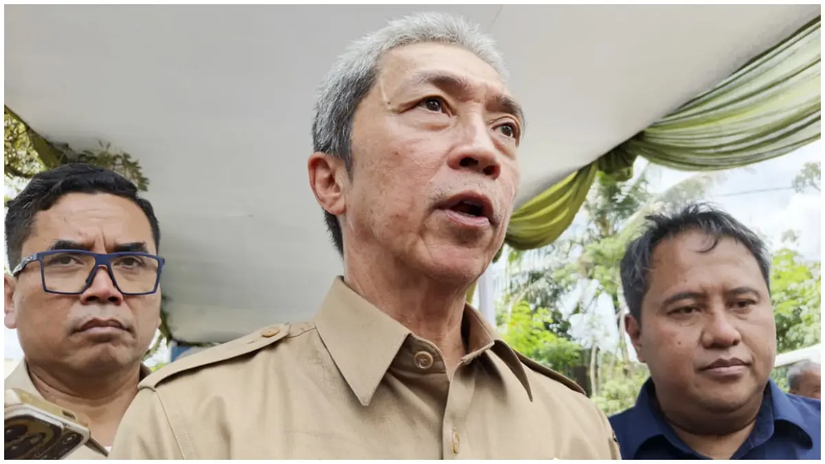 Wali Kota Bogor, Dedie Rachim saat memberikan keterangan soal pengisian jabatan Direksi Perumda Tirta Pakuan. (Foto: Fikri/Radar Bogor)