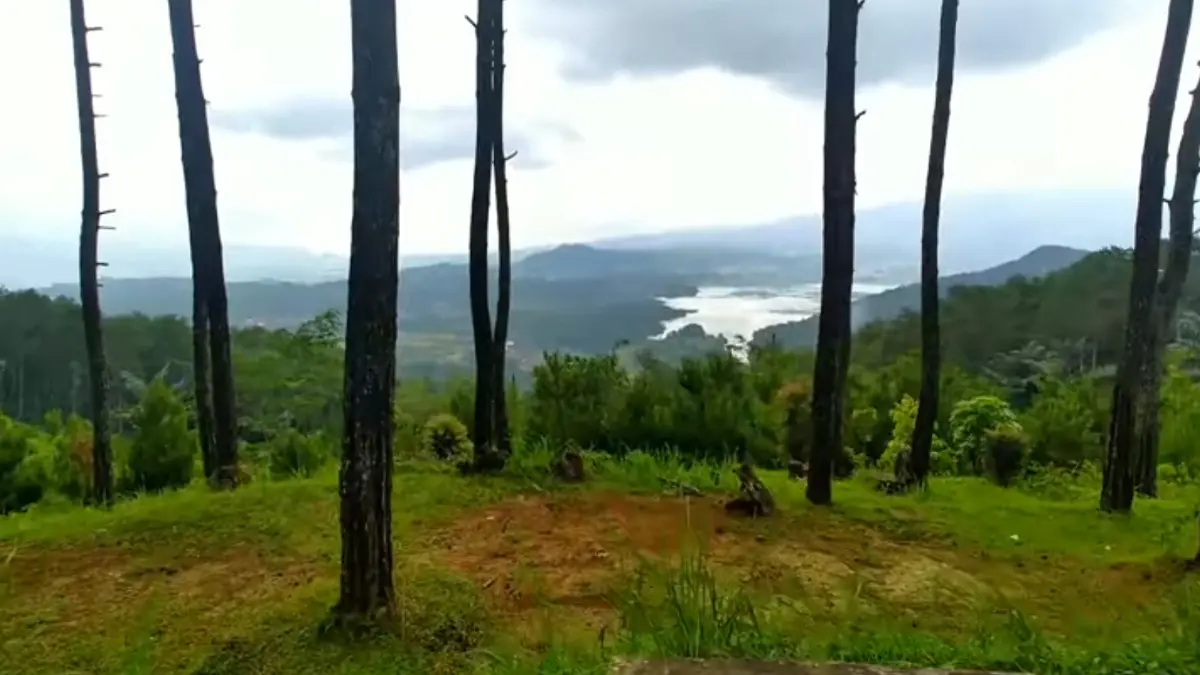 Bukit Bagarurung Camp Kuningan. (Foto: YouTube Lebakherang Tv)