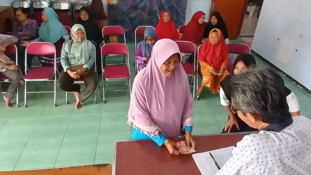 Ilustrasi KPM mengambil dana bansos. (Foto: Instagram @desagagaksipat)