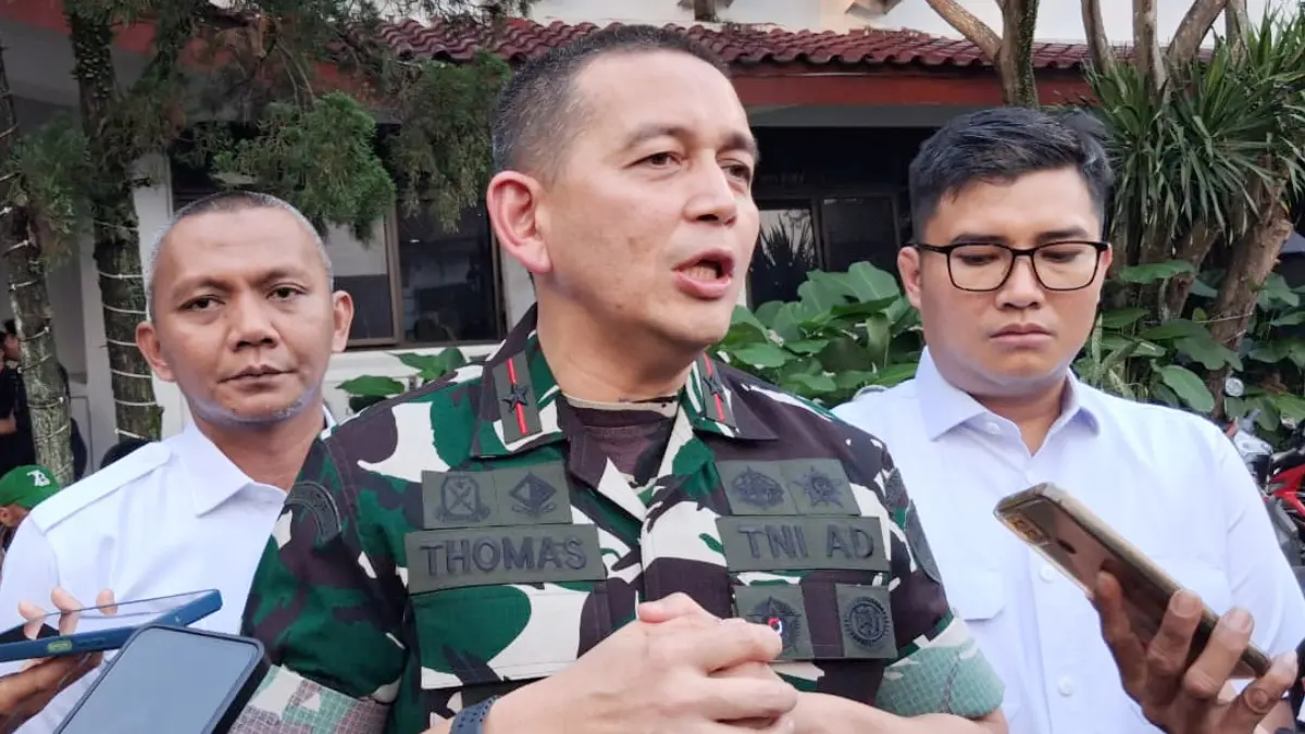 Komandan Korem (Danrem) 061/Suryakencana, Brigjen TNI Tomas Rajunio didampingi Wakil Wali Kota Bogor  Jenal Mutaqin dan Ketua DPRD Kabupaten Bogor Sastra Winara menyampaikan keterangan kepada wartawan di Cibinong, Rabu, 6 Mei 2026. (Muhammad Ali/Radar Bogor)